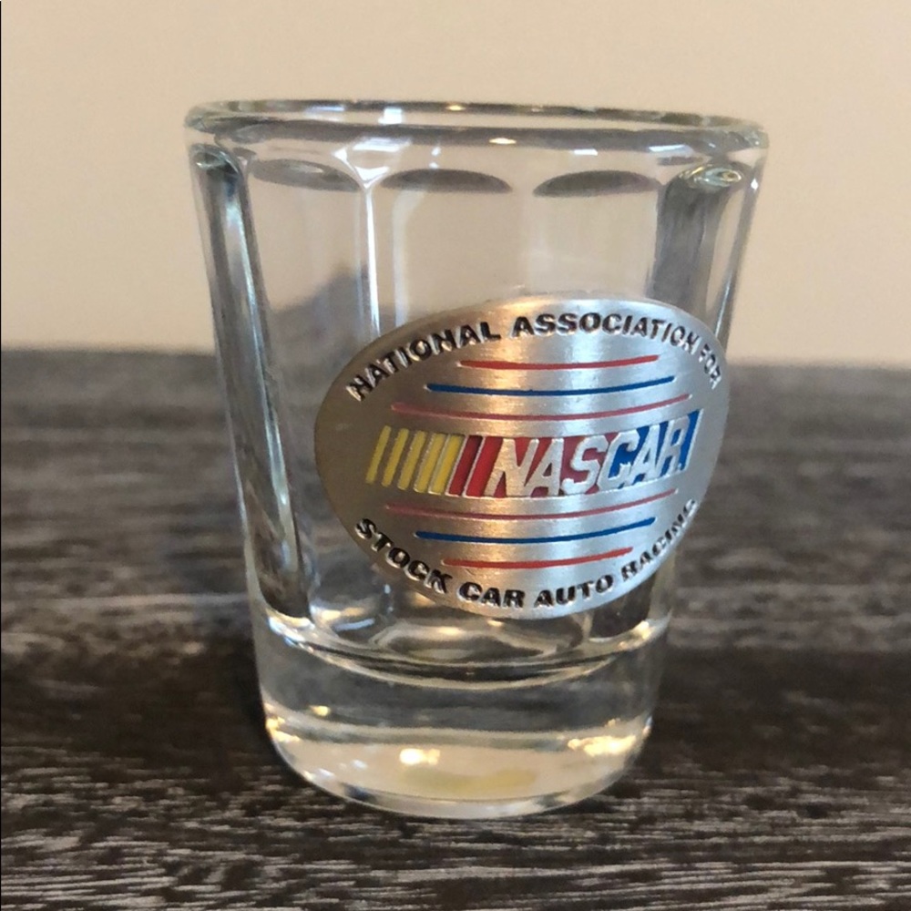 CLOSET CLEANOUT --   4 / $20 DEAL ON THIS ITEM